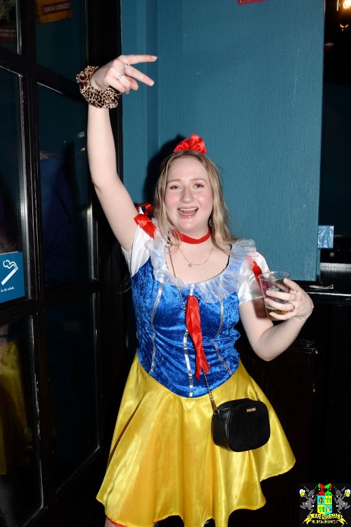 ../Images/Carnavals vrijdagavond in VdG 280.jpg
